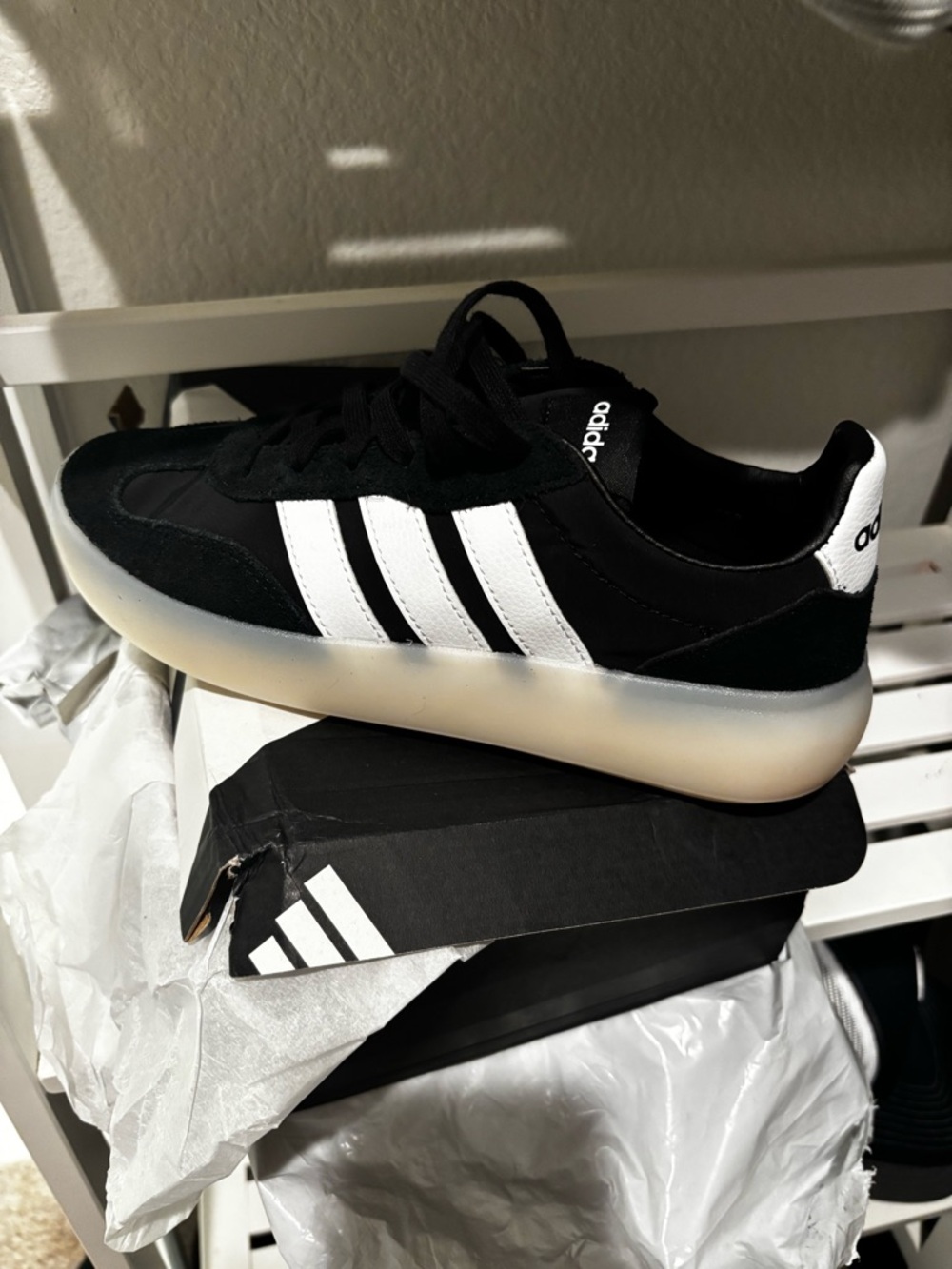adidas Black & White Retro-Style women’s Sneakers
